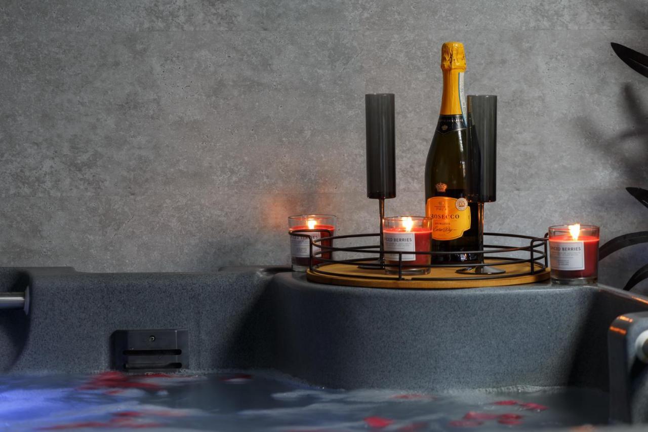 Riverside Studio With Jacuzzi! Sheffield Ngoại thất bức ảnh