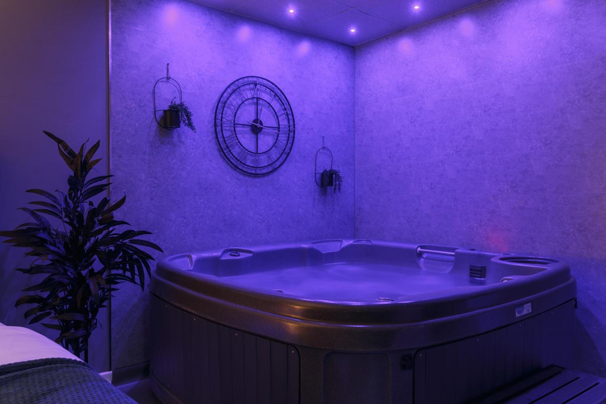 Riverside Studio With Jacuzzi! Sheffield Ngoại thất bức ảnh